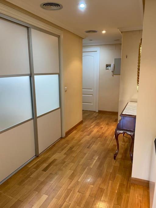 Lovely 2 Bedrooms Apartment Main Square Пласенсия Экстерьер фото