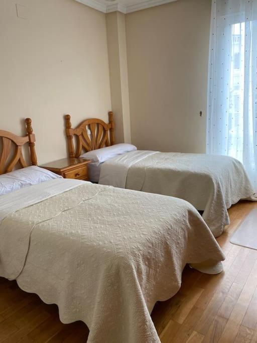 Lovely 2 Bedrooms Apartment Main Square Пласенсия Экстерьер фото