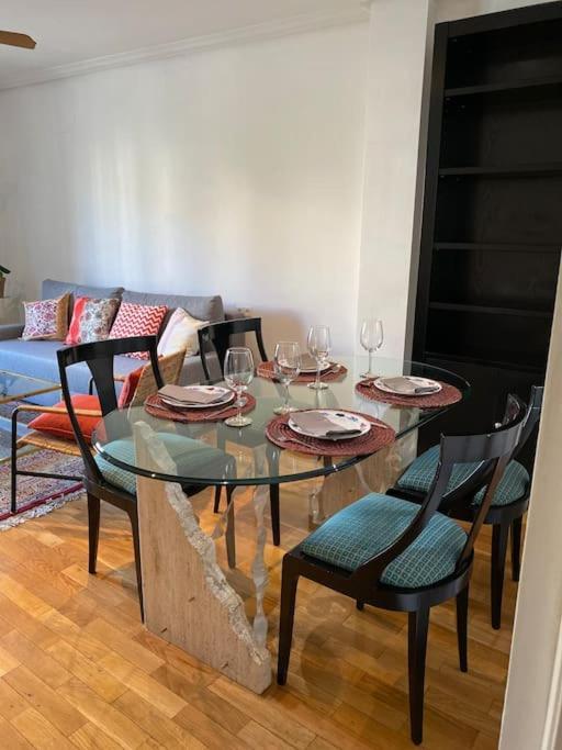 Lovely 2 Bedrooms Apartment Main Square Пласенсия Экстерьер фото