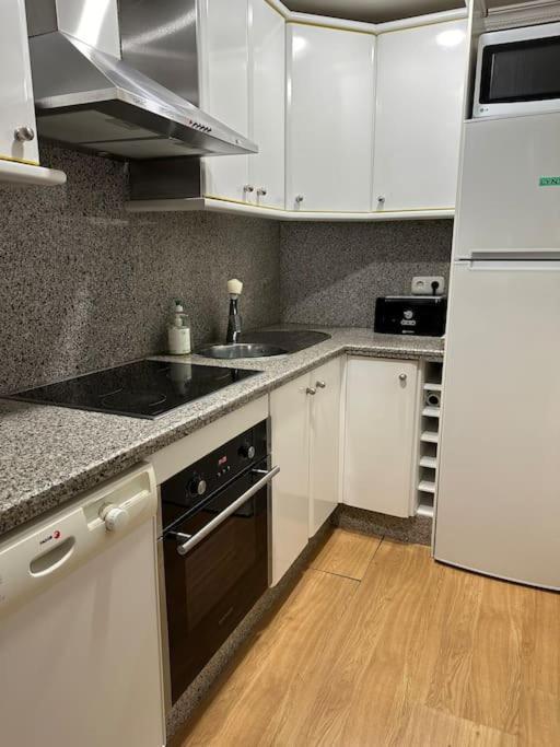 Lovely 2 Bedrooms Apartment Main Square Пласенсия Экстерьер фото