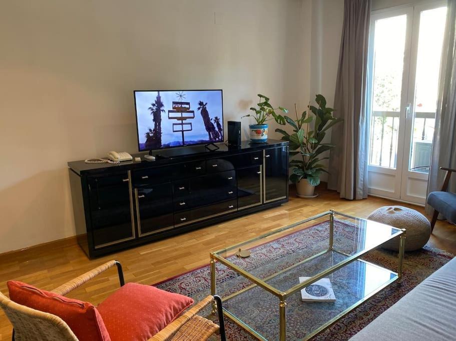 Lovely 2 Bedrooms Apartment Main Square Пласенсия Экстерьер фото